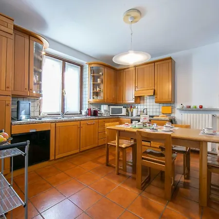 Barza Sleeps 8 Wifi Villa *