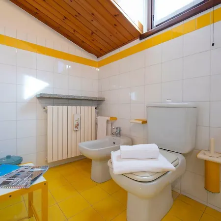 Villa Barza Sleeps 8 Wifi Cadrezzate