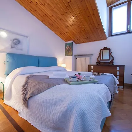 Villa Barza Sleeps 8 Wifi